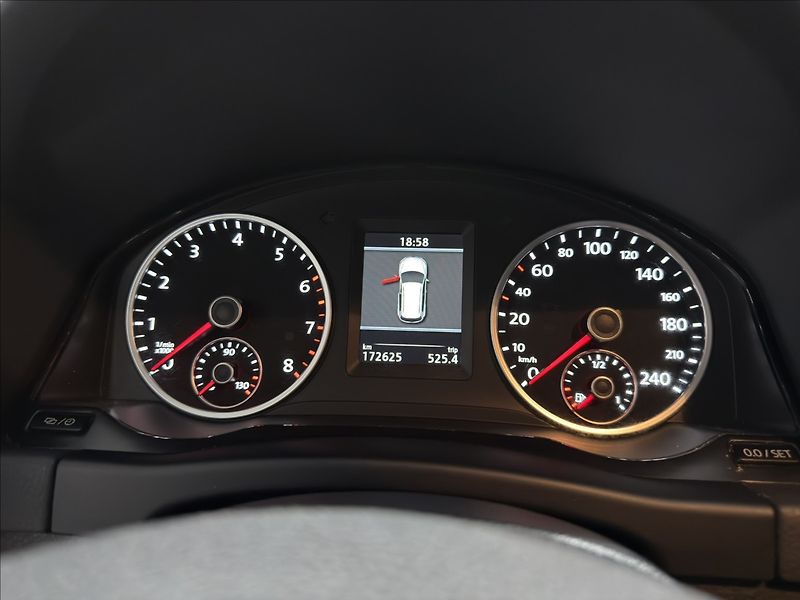 Volkswagen Tiguan 1,4   TSI 90KW CUP VÝHŘEV TOP - fotka 12 z 36