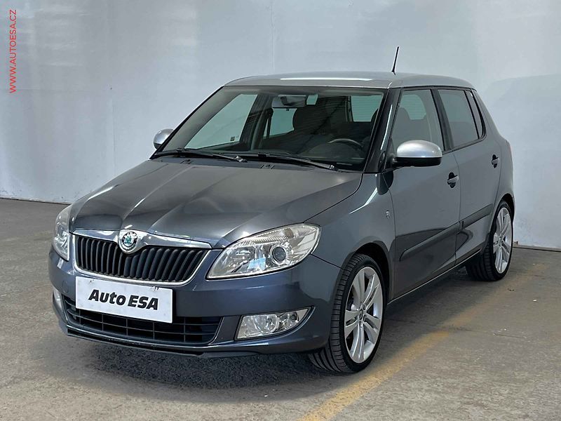 Škoda Fabia (2011) 1.2 TSi, ČR, AC, STK1/28 - fotka 3 z 13
