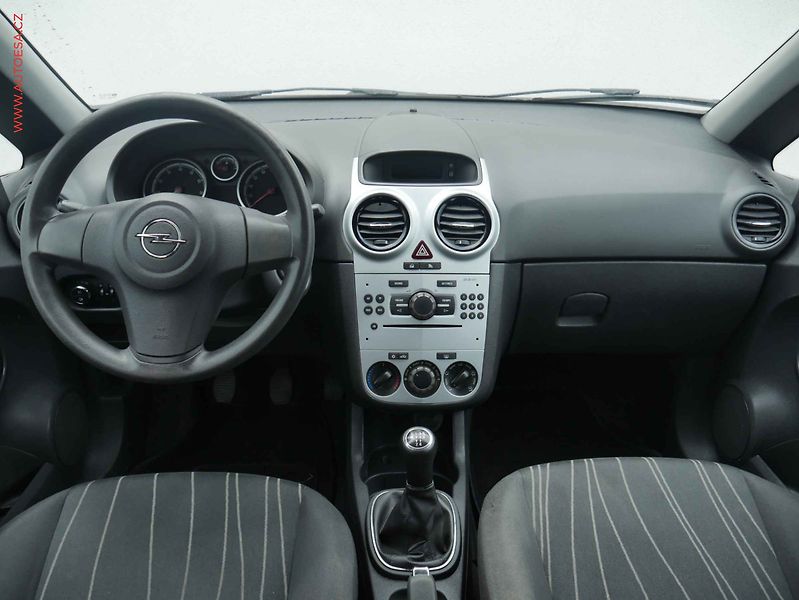 Opel Corsa (2011) 1.2i, 1.maj,ČR, servis.kniha - fotka 8 z 13