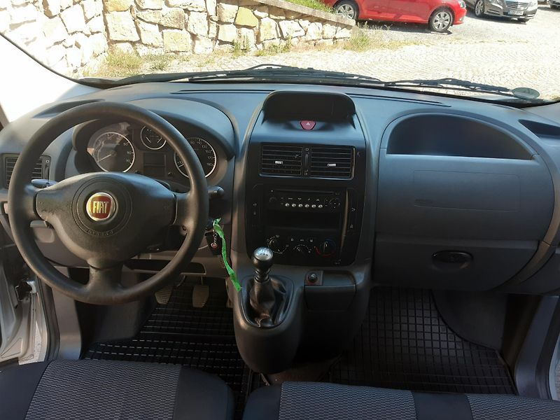 Fiat Scudo 2.0 JTD MULTIJET LONG 9míst - fotka 11 z 24