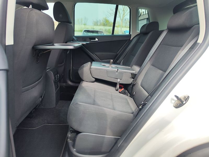 Volkswagen Tiguan 2.0 TDi/125kW R-Line 4motion - fotka 12 z 30