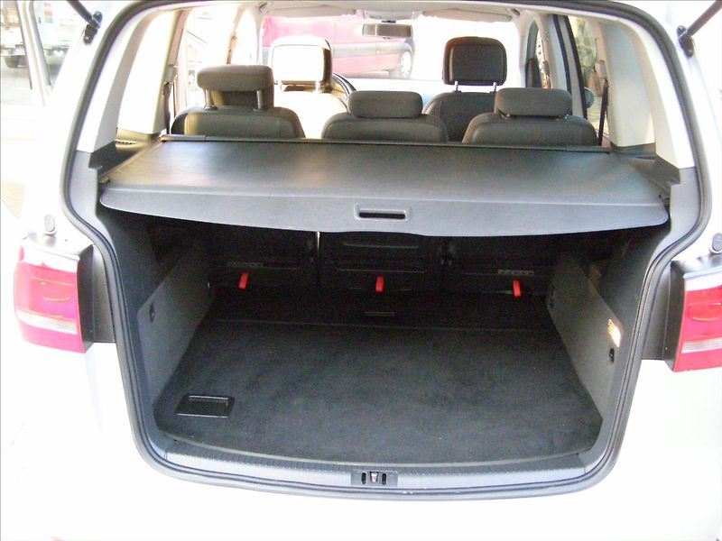 Volkswagen Touran 1,2   77KW REZERVACE - fotka 27 z 39