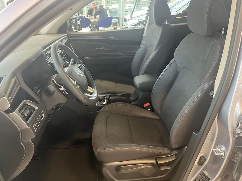 KGM Korando PREMIUM 1.5 GDI-T - fotka 9 z 12