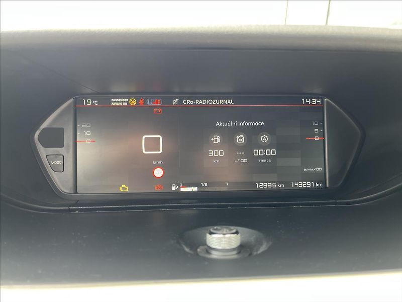 Citroën C4 SpaceTourer 1,5   HDi Feel 7 míst - fotka 8 z 21
