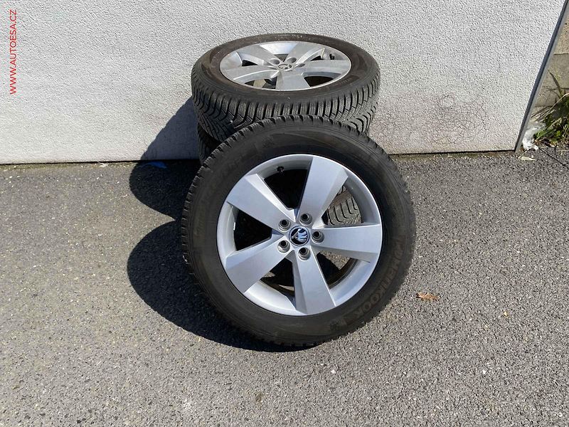 Škoda Kamiq (2023) 1.0 TSi, TOUR, LED, kamera, - fotka 20 z 20
