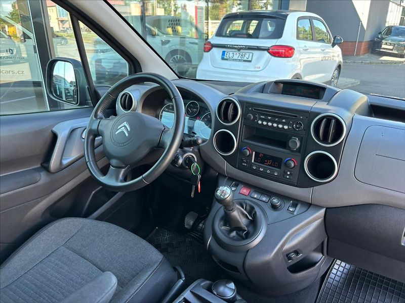 Citroën Berlingo 1,6 BlueHDI  ČR, 1.maj. - fotka 16 z 25