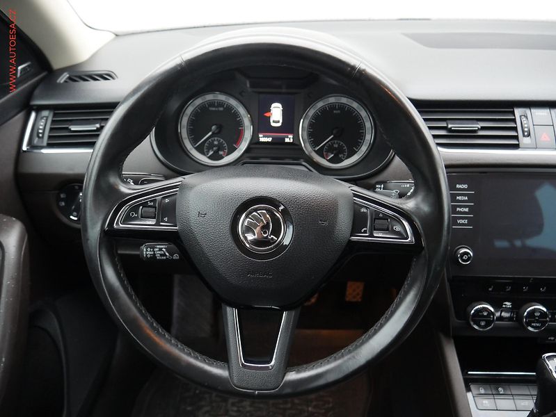 Škoda Octavia (2018) 2.0TDi 4x4, ČR, L&K, DSG, TZ - fotka 18 z 23