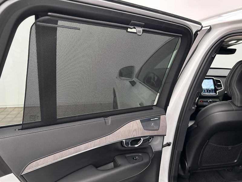 Volvo XC90 2.0 B5 4x4 ULTIMATE - fotka 13 z 35