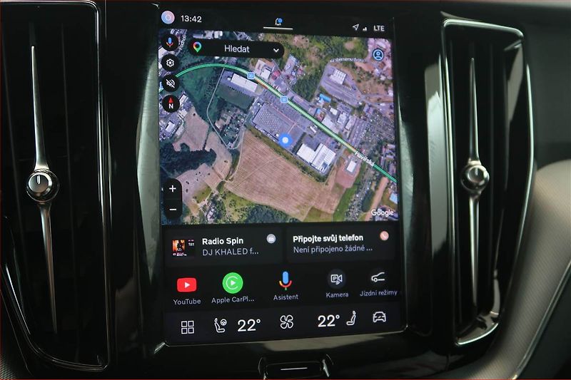 Volvo XC60 (2021) B4 AWD - fotka 12 z 19