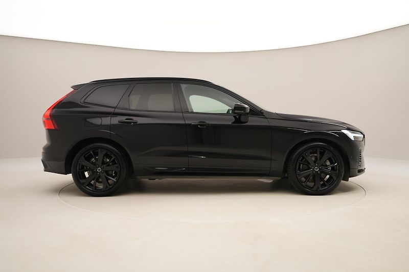 Volvo XC60 T8 AWD RECHARGE BLACK EDITION - fotka 14 z 64