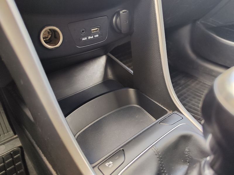 Hyundai i30 1.6i/88kW - fotka 17 z 25