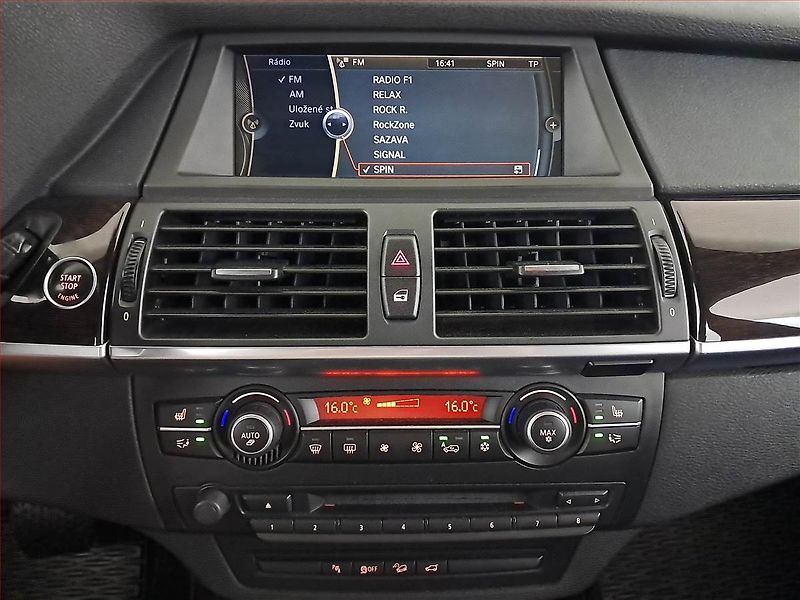 BMW X5 (2011) M Paket xDrive30d, 4X4 - fotka 12 z 27