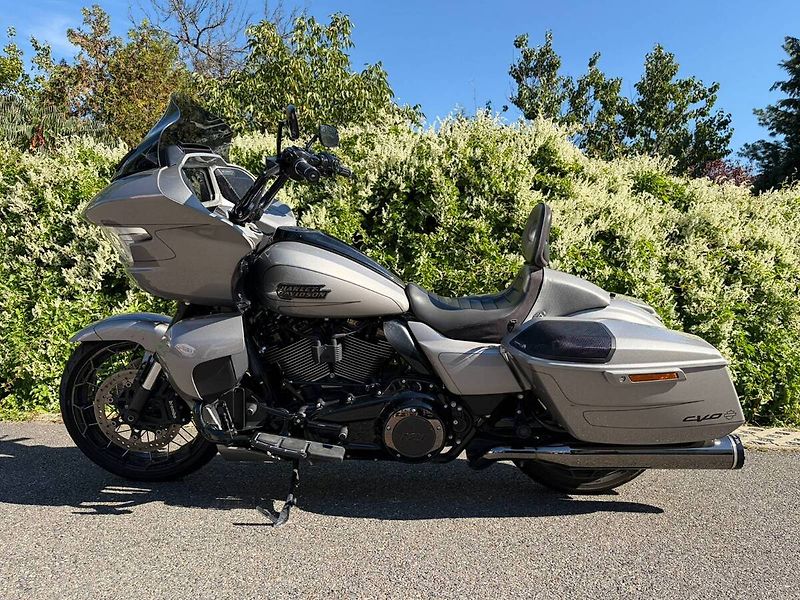 Harley-Davidson FLTRXSE CVO Road Glide (2023) - fotka 5 z 17