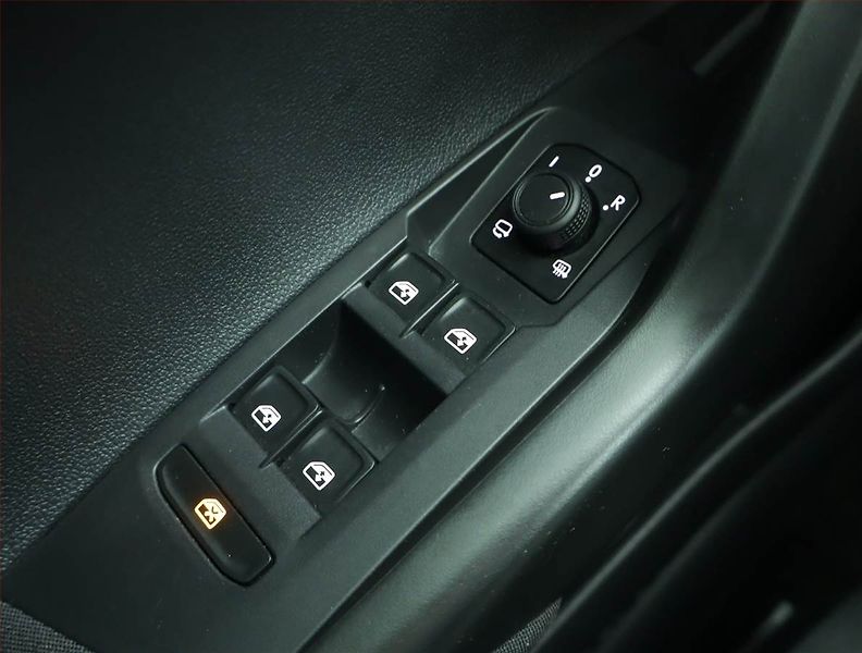 Volkswagen Taigo (2022) 1.0 TSI - fotka 17 z 17