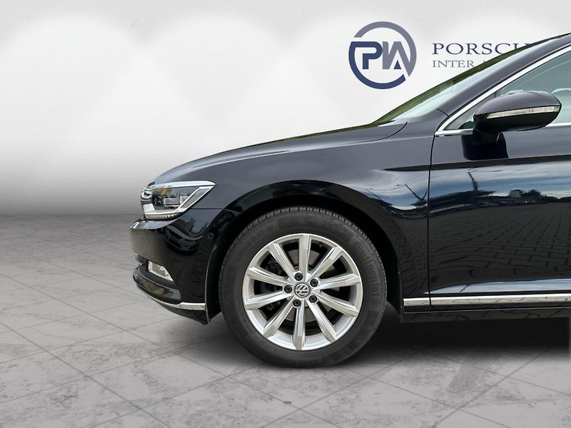 Volkswagen Passat 2.0TDI Highline 110Kw man 6st. - fotka 9 z 17