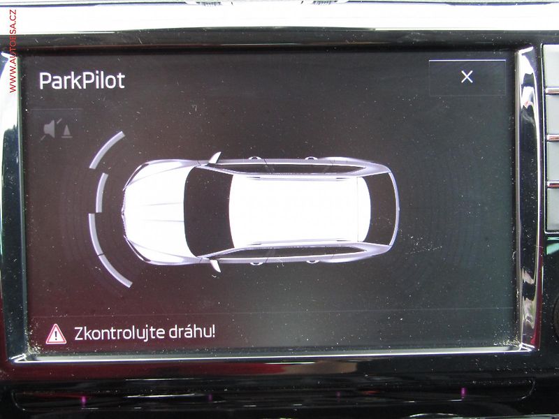 Škoda Superb (2016) 2.0 TDi, Style, TZ, navi - fotka 21 z 23
