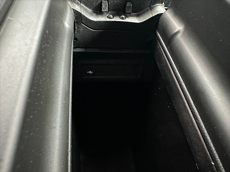 Mercedes-Benz GLB 2,0 200d 110kW, navi, kamera - fotka 27 z 43