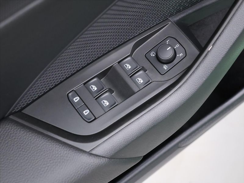 Škoda Octavia 2,0 TSI DSG RS DPH 1.maj CZ - fotka 16 z 34