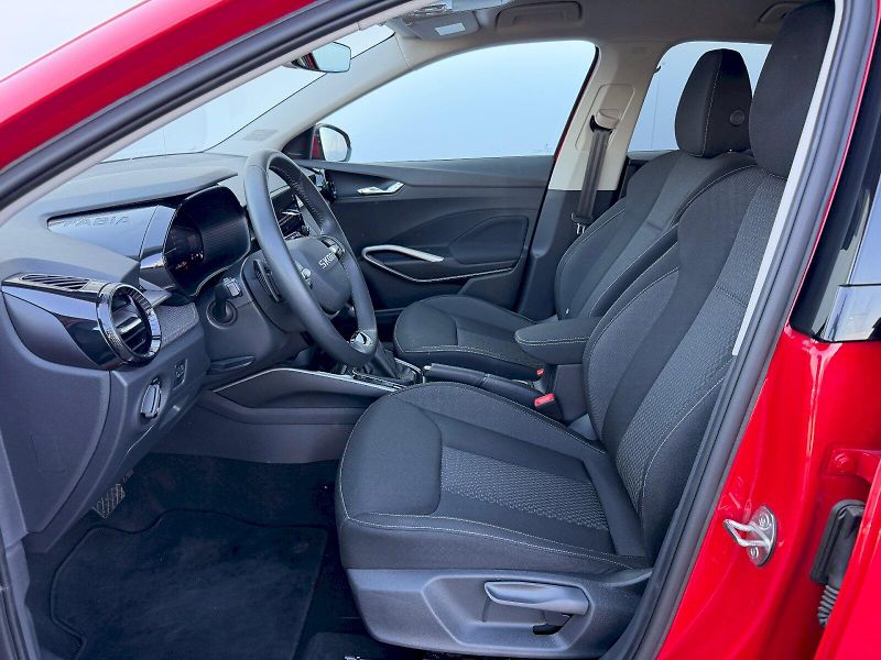 Škoda Fabia (2025) 1.0 TSI 85kW DSG Top Selection - fotka 5 z 35