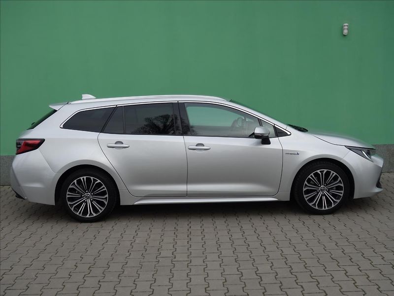 Toyota Corolla 2,0 STYLE TOURING SPORTS - fotka 6 z 44