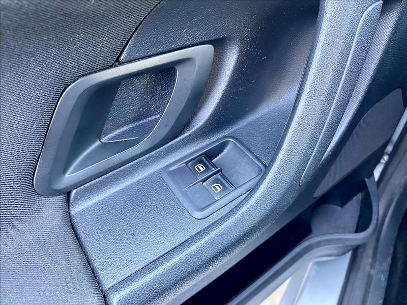 Škoda Fabia 1,6 TDI CR 55kW Active Combi - fotka 34 z 38