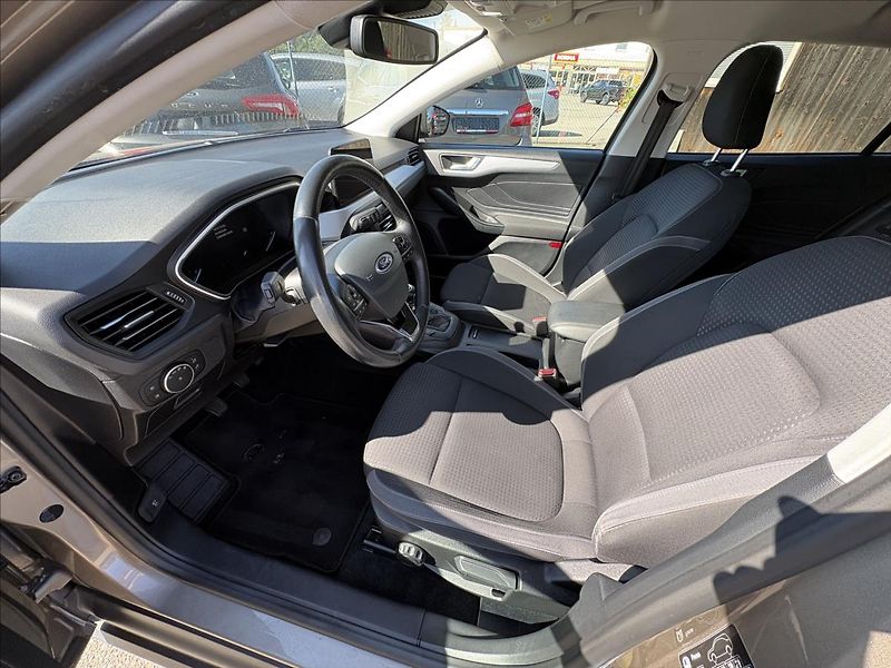 Ford Focus 1,5 TDCi88kW Led,ACC,Kamer,Výh - fotka 3 z 44