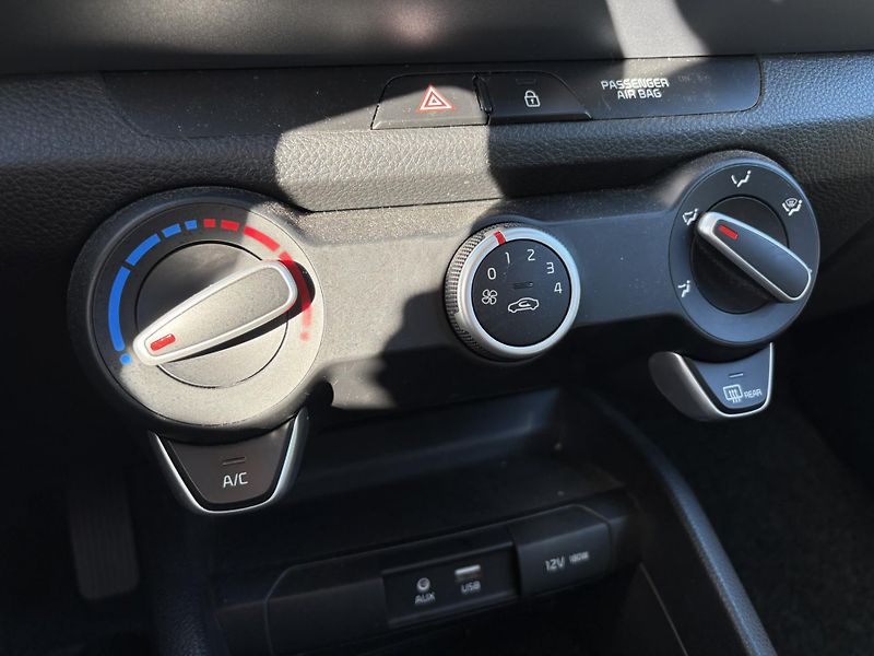 Kia Stonic 1.25 CVVT 62kW Comfort - fotka 16 z 18