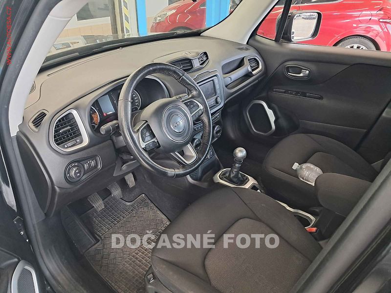 Jeep Renegade (2016) 1.4, ČR - fotka 2 z 3