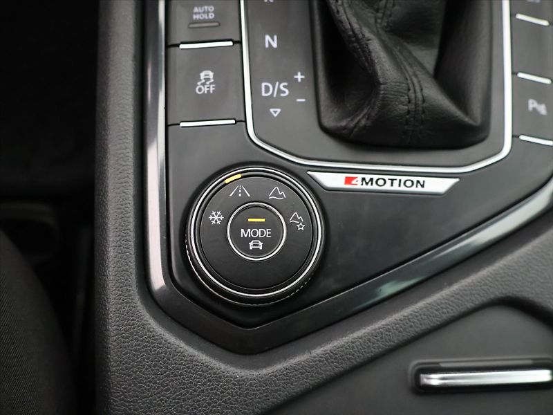 Volkswagen Tiguan 2,0 TDI 110kW DSG 4M Highline - fotka 22 z 31