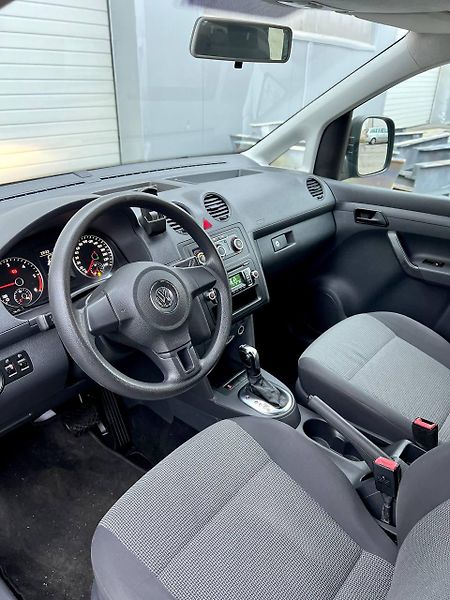 Volkswagen Caddy (2014) TDI DSG 2014 7 MÍST TAŽNÉ - fotka 8 z 20