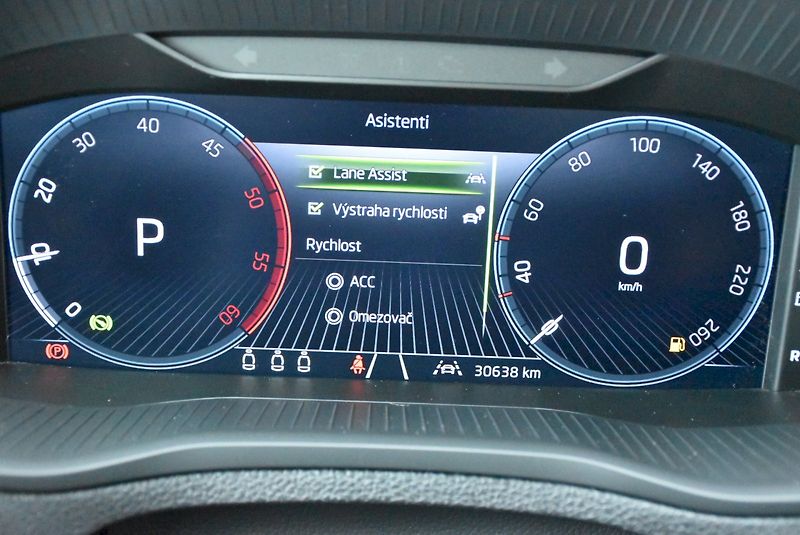 Škoda Karoq (2025) Top Selection 2.0 TDI 110kW 4x - fotka 16 z 34