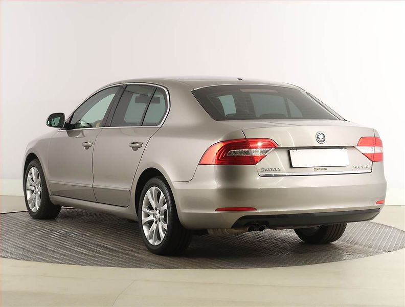 Škoda Superb (2014) 1.4 TSI, Serv.kniha, Bi-Xenony - fotka 4 z 20