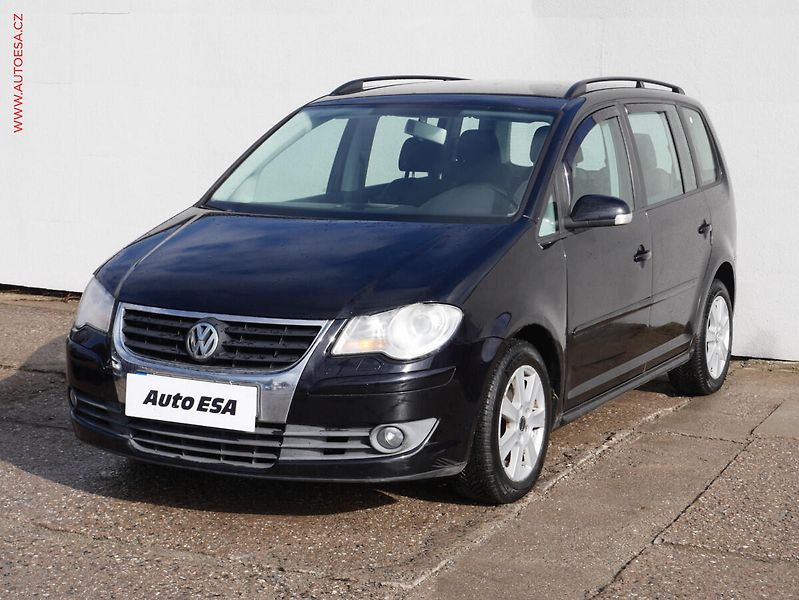 Volkswagen Touran (2007) 1.4 TSi, autoAC, tažné - fotka 3 z 17