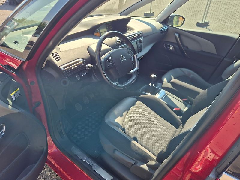 Citroën C4 Picasso 1.2 96kW Manuál, SHINE výbava - fotka 9 z 26