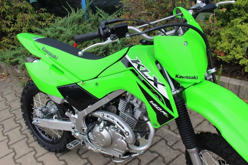 Kawasaki (2026) KLX 140 L  2026   19/16 - fotka 2 z 7