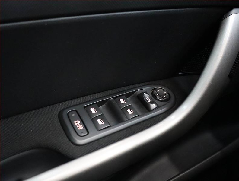 Peugeot 308 (2012) 1.6 HDi, Tempomat - fotka 16 z 18
