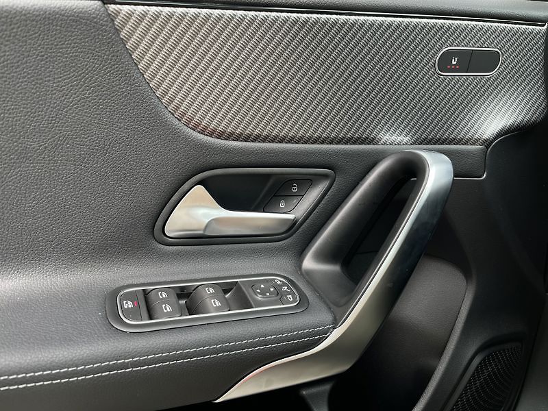 Mercedes-Benz Třídy A A-Třída 180 Progressive Editio - fotka 13 z 20