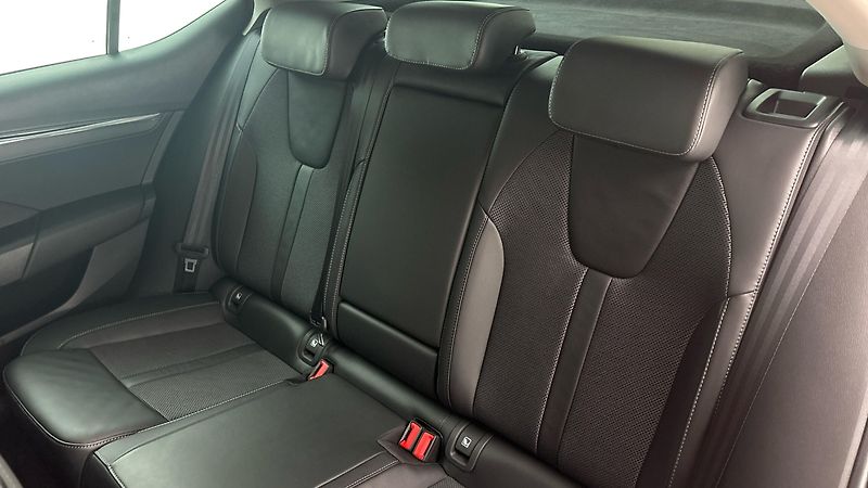 Škoda Octavia 2.0 TDI DSG Style - fotka 16 z 27