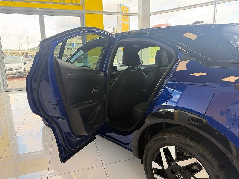 Opel Mokka GS Hybrid 1.2T 107kW eDCT6 - fotka 10 z 25