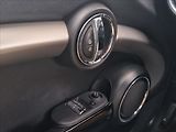 Mini Cooper 1,5 i 100kW LED VÝHŘEV - náhled 25
