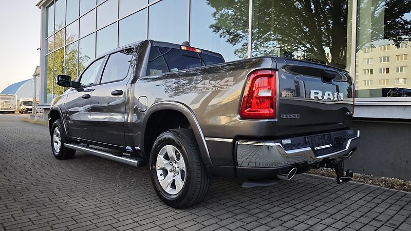 Dodge RAM (2026) 1500, 5.7 V8  Bighorn MY26 - fotka 4 z 50