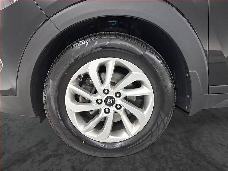 Hyundai Tucson (2016) Trikolor 1.7 CRDi, Serv.kniha - fotka 15 z 22