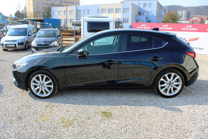 Mazda 3 (2015) 2,0i KLIMA NAVI XENON TEMPOMAT - fotka 4 z 16