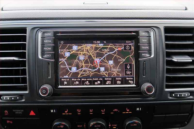 Volkswagen Multivan (2015) Comfortline 2.0 TDI, DPH - fotka 15 z 17