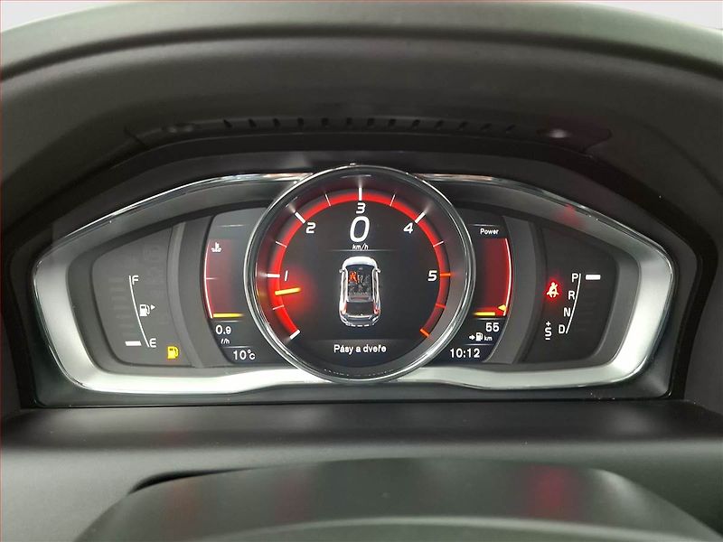 Volvo XC60 (2017) R-Design D4, 4X4, Automat - fotka 11 z 21
