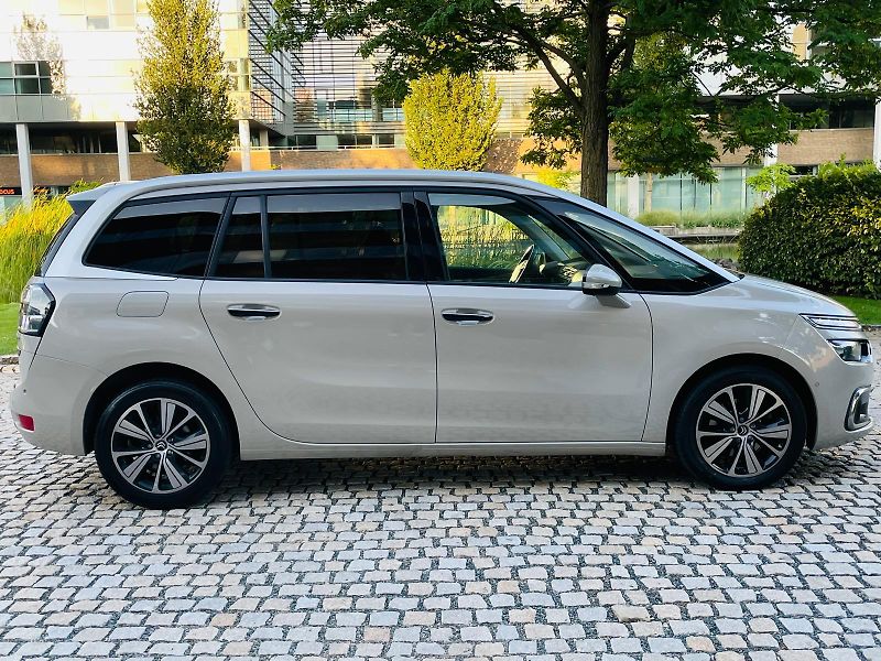 Citroën Grand C4 Picasso 2.0HDi MAN 7MÍST KAMERA TAŽNÉ - fotka 10 z 54