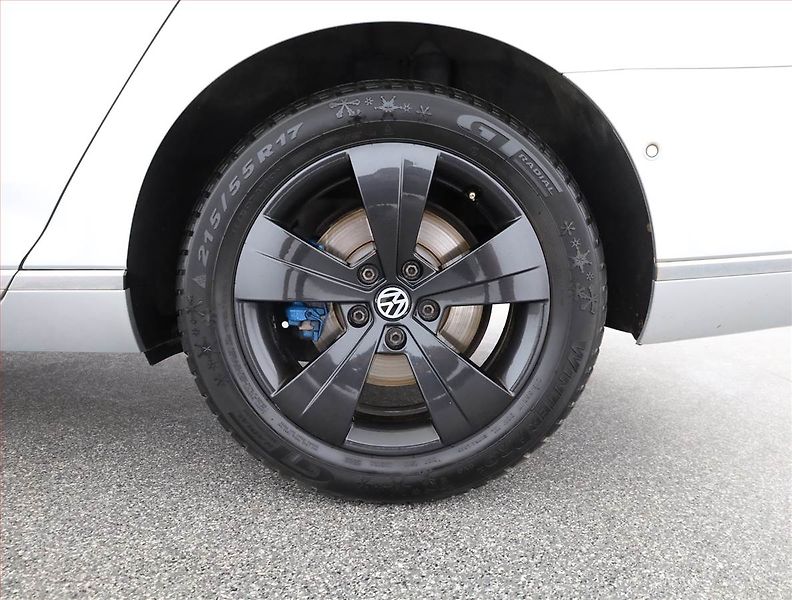 Volkswagen Passat (2016) 2.0 TDI, Kůže, Navi, Tempomat - fotka 17 z 17