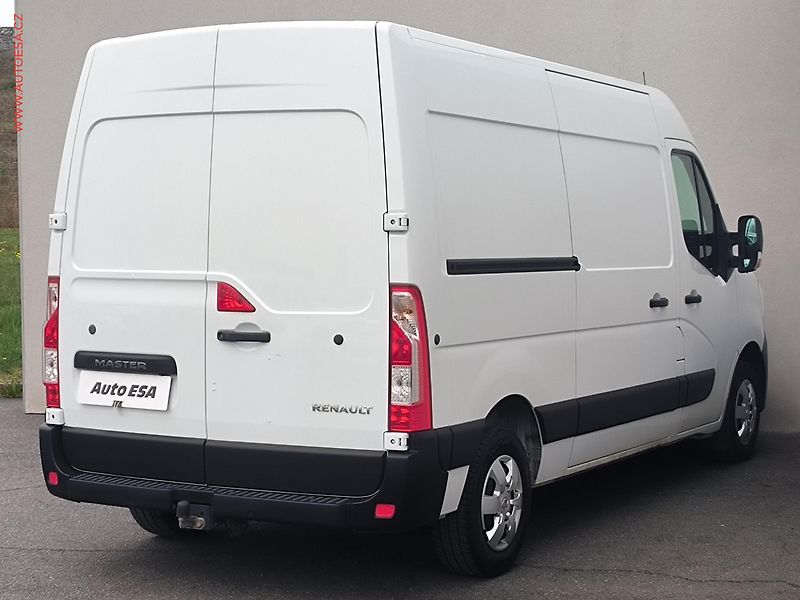 Renault Master (2020) 2.3dCi L2H2, 110kW, AC - fotka 4 z 25