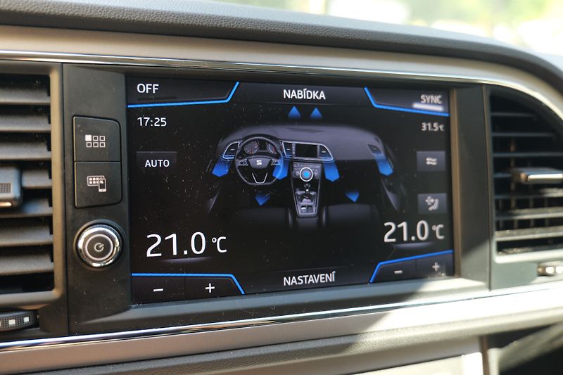 Seat Leon - fotka 30 z 35