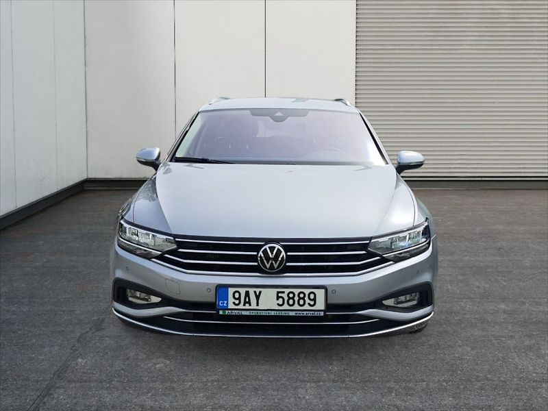 Volkswagen Passat 2,0 TDI Elegance - fotka 3 z 11